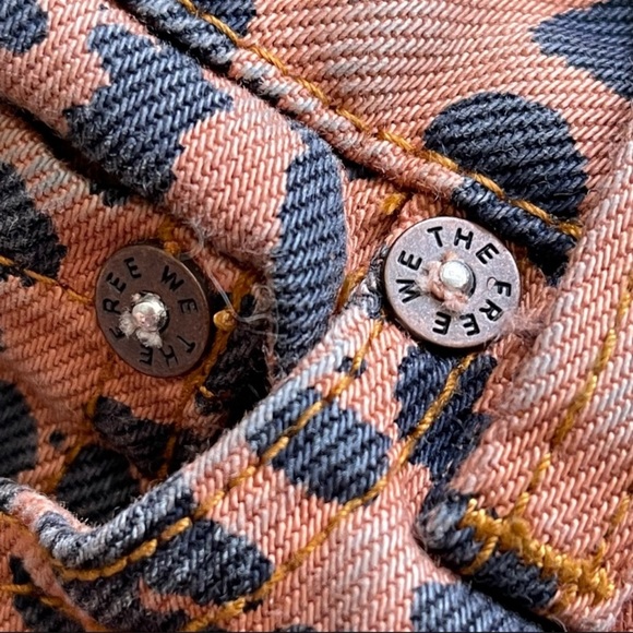 Free People We The Free Zip It Up Leopard Print Denim Mini Skirt Size 26 - Picture 13 of 14